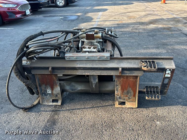 image for item EL2591 2007 Caterpillar PC 205 skid steer cold planer