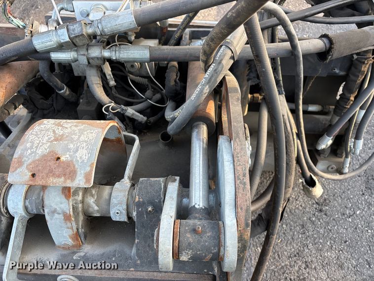 image for item EL2591 2007 Caterpillar PC 205 skid steer cold planer