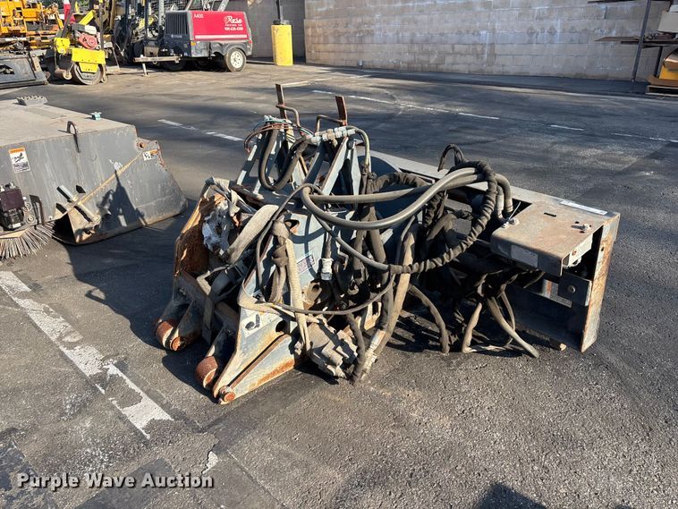 Skid steer cold planer