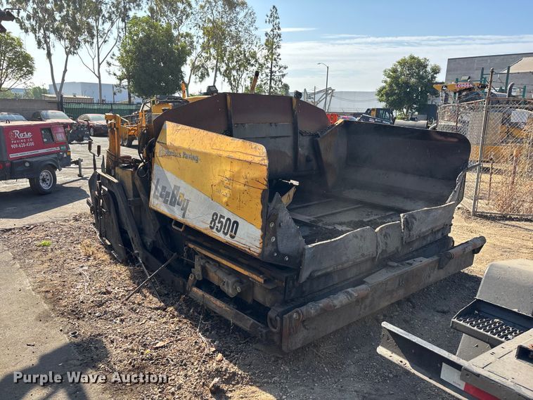 image for item EL2599 2005 Leeboy 8500 paver
