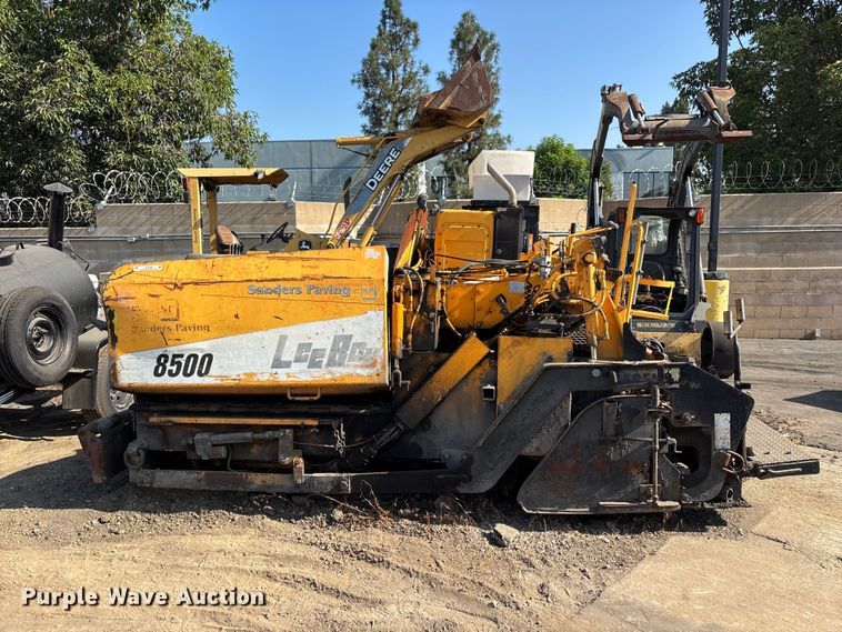 image for item EL2599 2005 Leeboy 8500 paver