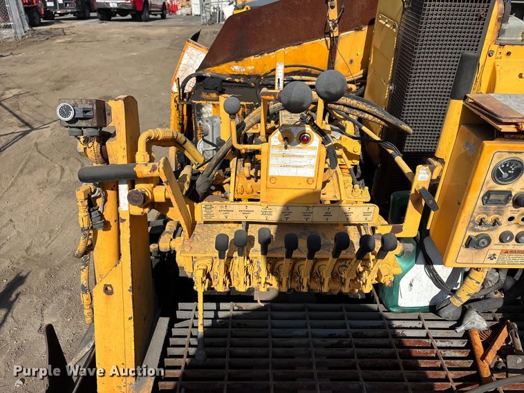 image for item EL2599 2005 Leeboy 8500 paver