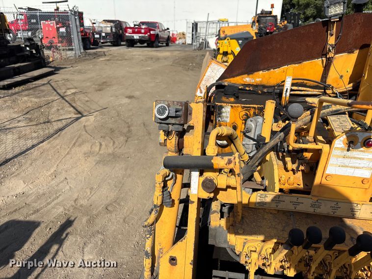 image for item EL2599 2005 Leeboy 8500 paver