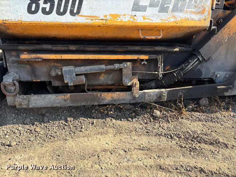 image for item EL2599 2005 Leeboy 8500 paver