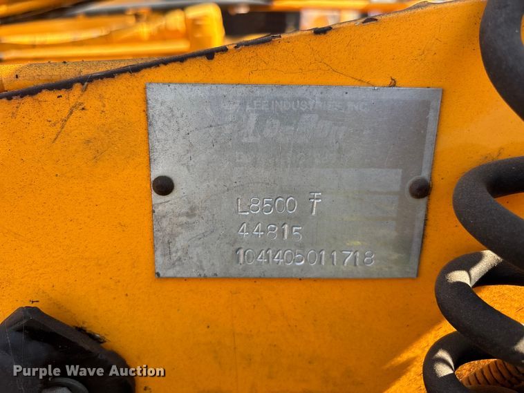 image for item EL2599 2005 Leeboy 8500 paver