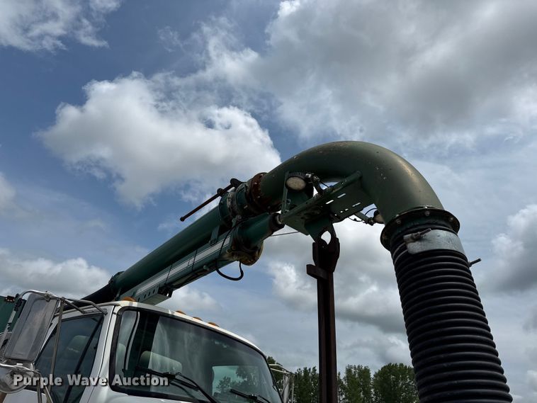 image for item EN0347 2004 Sterling L7500 sewer jetter truck
