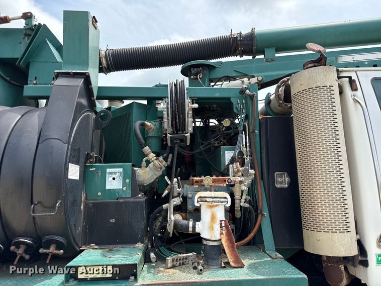 image for item EN0347 2004 Sterling L7500 sewer jetter truck
