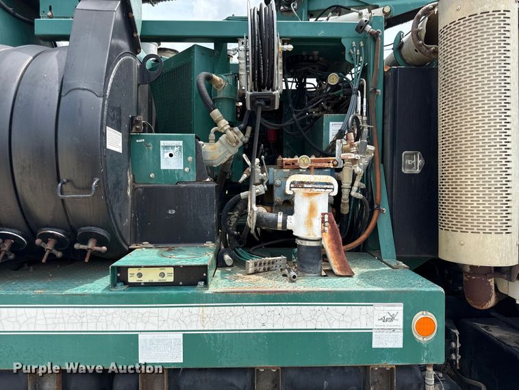 image for item EN0347 2004 Sterling L7500 sewer jetter truck