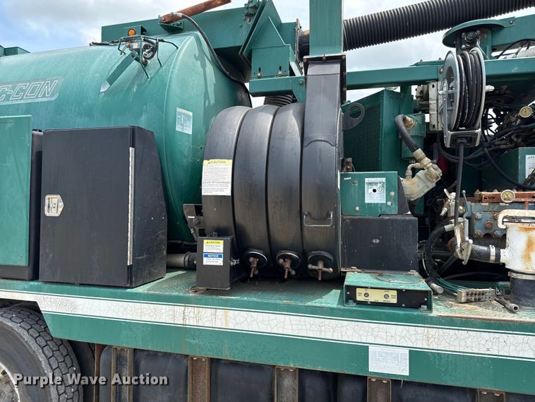 image for item EN0347 2004 Sterling L7500 sewer jetter truck