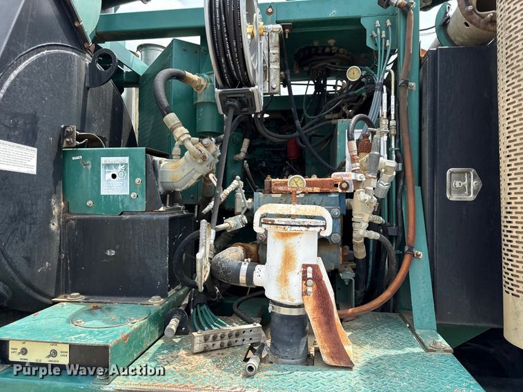 image for item EN0347 2004 Sterling L7500 sewer jetter truck