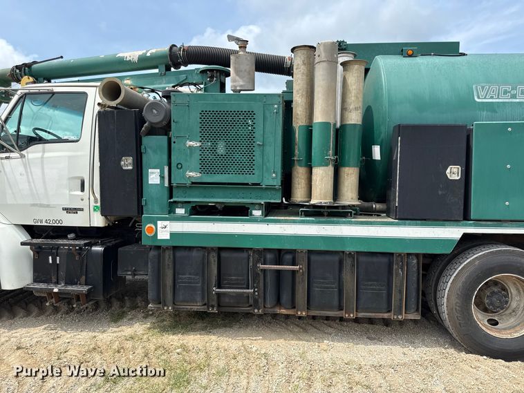 image for item EN0347 2004 Sterling L7500 sewer jetter truck