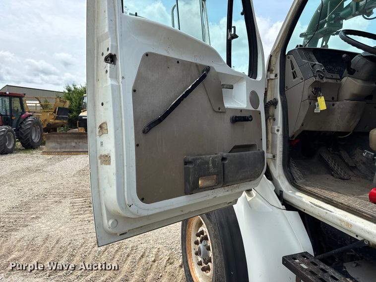 image for item EN0347 2004 Sterling L7500 sewer jetter truck