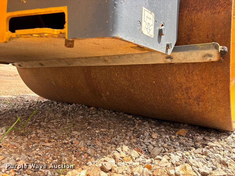 image for item EO4341 2010 Volvo DD24 double drum vibratory roller