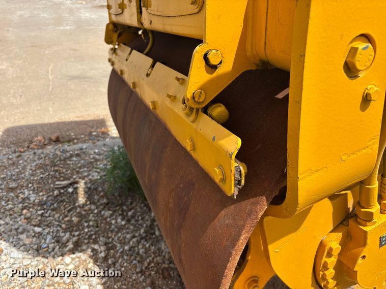 image for item EO4341 2010 Volvo DD24 double drum vibratory roller