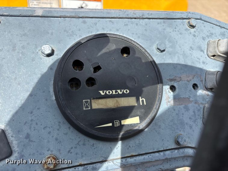 image for item EO4341 2010 Volvo DD24 double drum vibratory roller