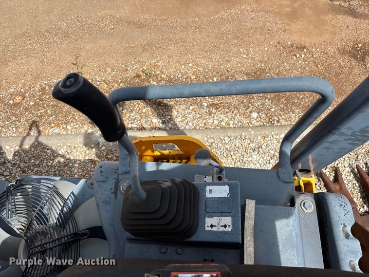 image for item EO4341 2010 Volvo DD24 double drum vibratory roller