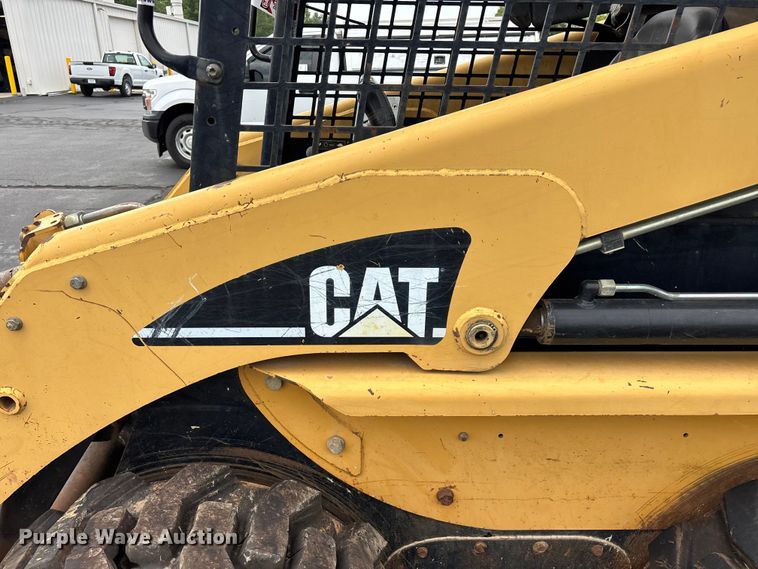 image for item EO4449 2005 Caterpillar 236B skid steer loader