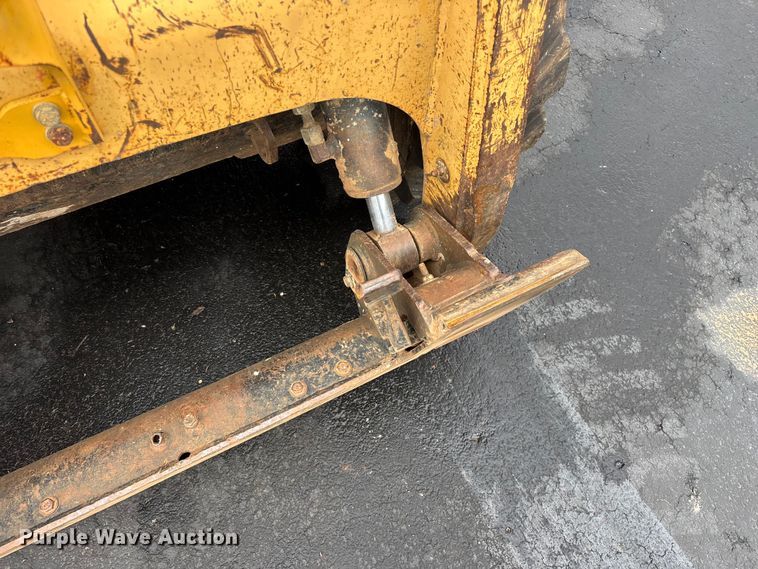 image for item EO4449 2005 Caterpillar 236B skid steer loader