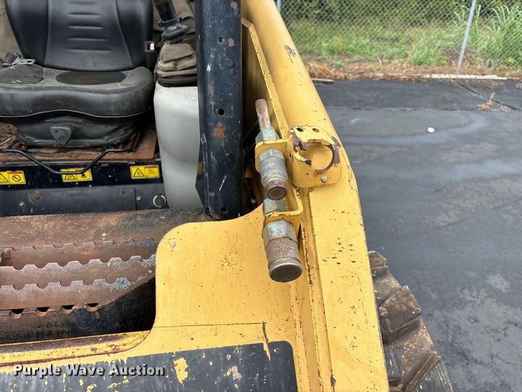 image for item EO4449 2005 Caterpillar 236B skid steer loader