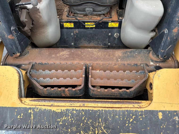 image for item EO4449 2005 Caterpillar 236B skid steer loader