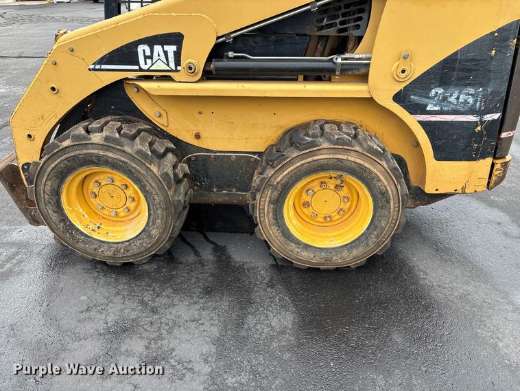 image for item EO4449 2005 Caterpillar 236B skid steer loader