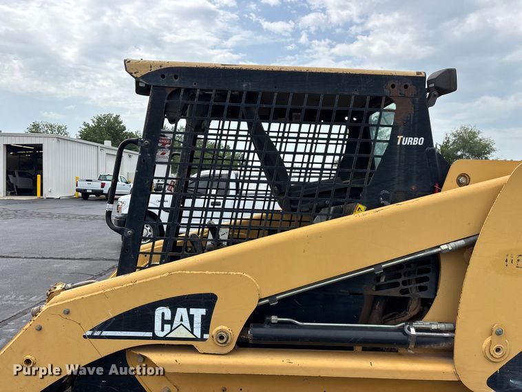 image for item EO4449 2005 Caterpillar 236B skid steer loader
