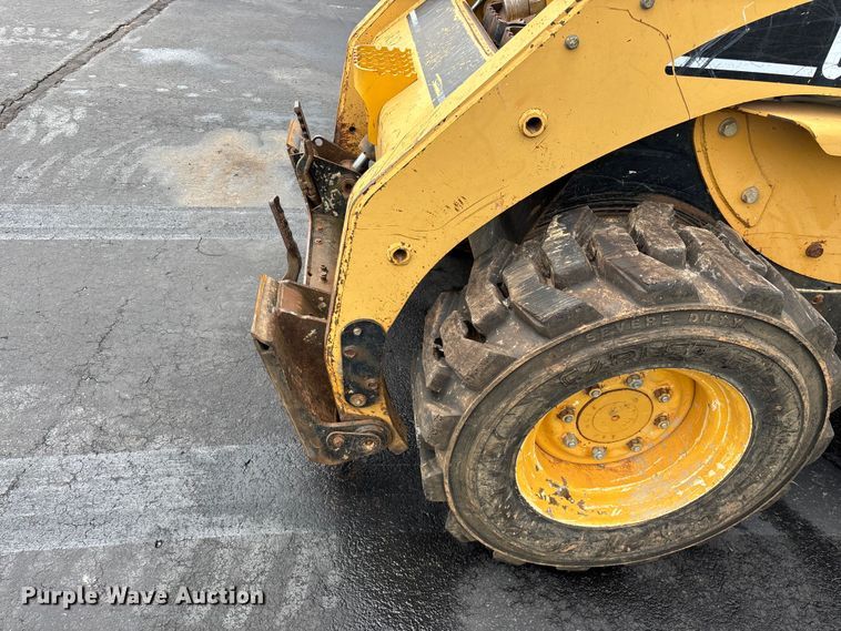 image for item EO4449 2005 Caterpillar 236B skid steer loader