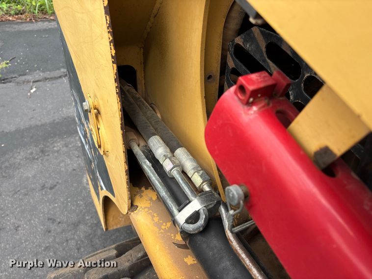 image for item EO4449 2005 Caterpillar 236B skid steer loader