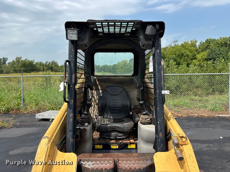 image for item EO4449 2005 Caterpillar 236B skid steer loader