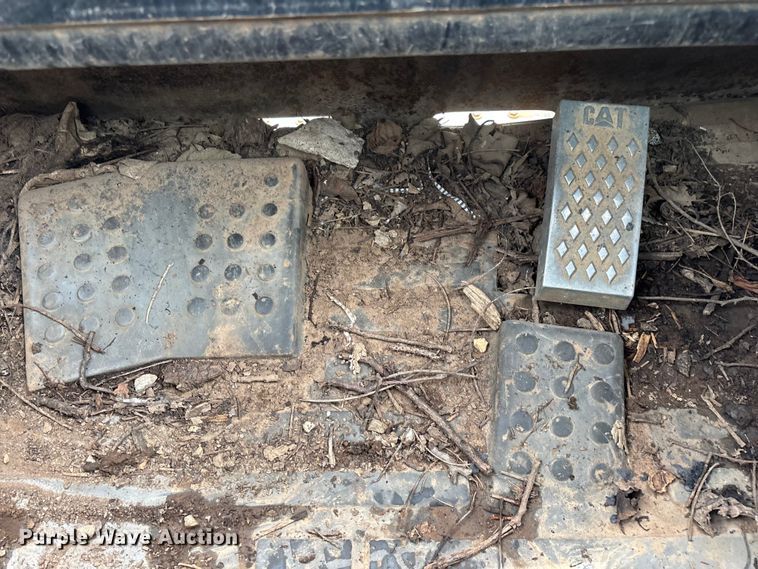 image for item EO4449 2005 Caterpillar 236B skid steer loader