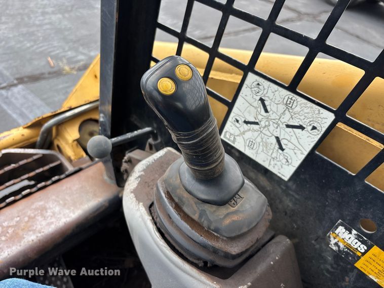 image for item EO4449 2005 Caterpillar 236B skid steer loader