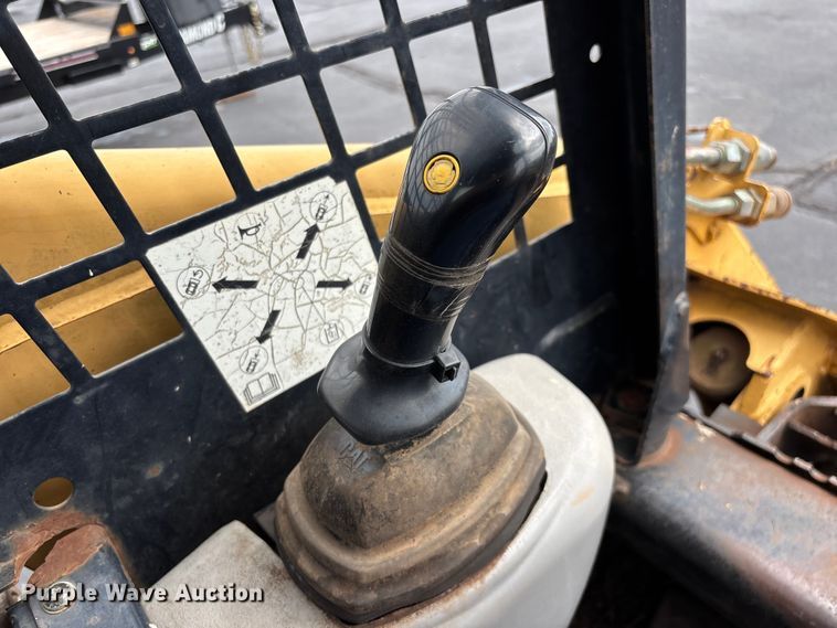 image for item EO4449 2005 Caterpillar 236B skid steer loader