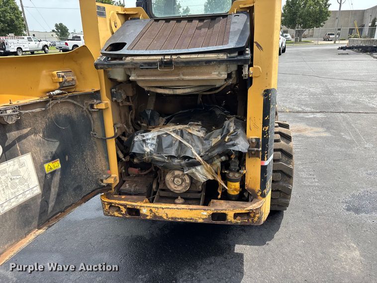 image for item EO4449 2005 Caterpillar 236B skid steer loader