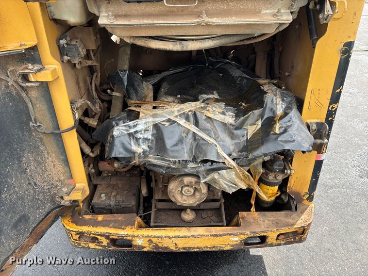 image for item EO4449 2005 Caterpillar 236B skid steer loader