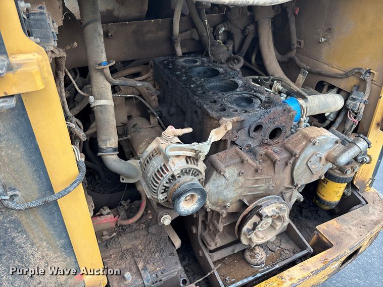 image for item EO4449 2005 Caterpillar 236B skid steer loader