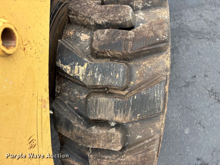 image for item EO4449 2005 Caterpillar 236B skid steer loader