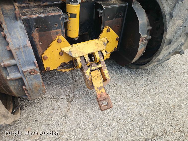 image for item EO7445 1994 Caterpillar Challenger 75C tractor