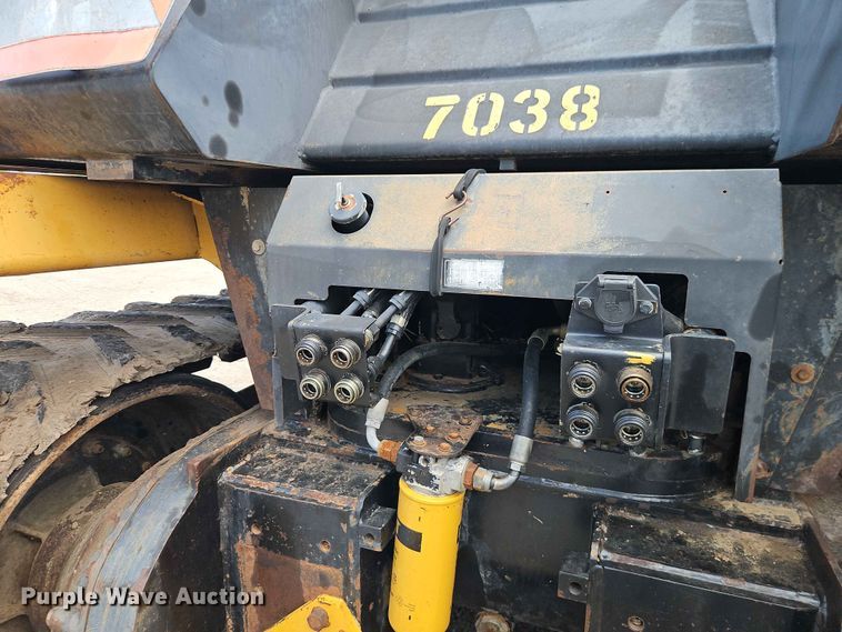 image for item EO7445 1994 Caterpillar Challenger 75C tractor