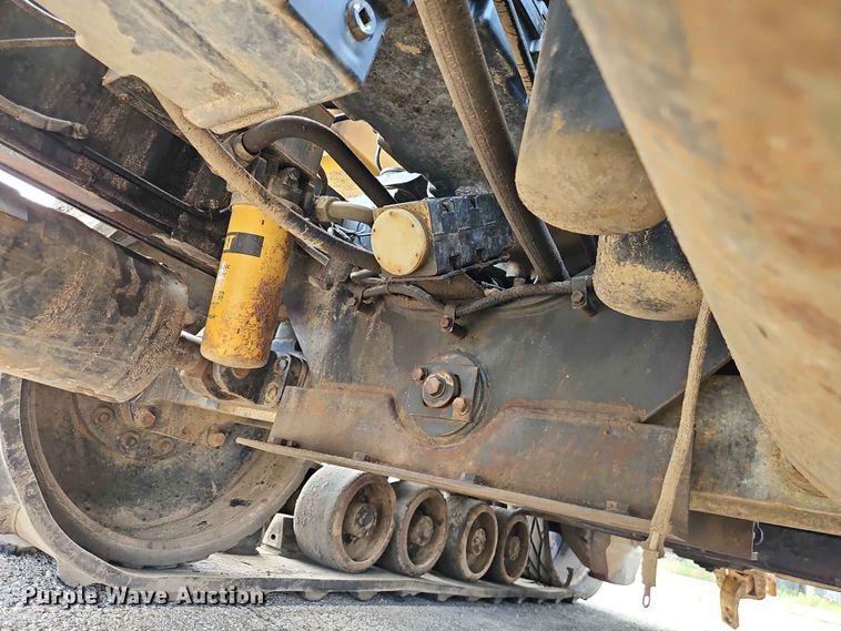 image for item EO7445 1994 Caterpillar Challenger 75C tractor