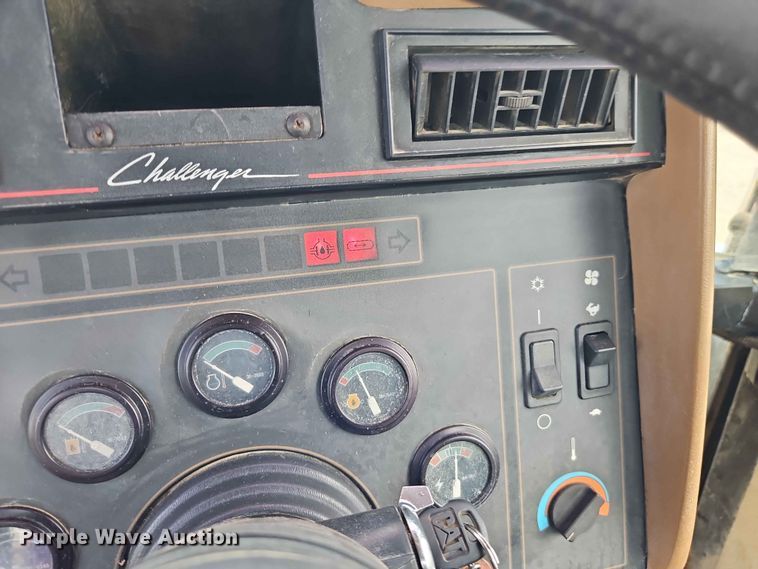 image for item EO7445 1994 Caterpillar Challenger 75C tractor