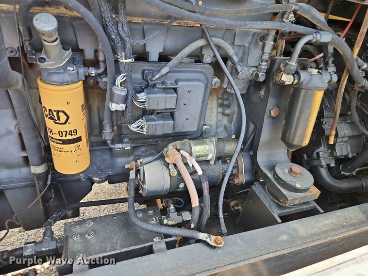 image for item EO7445 1994 Caterpillar Challenger 75C tractor