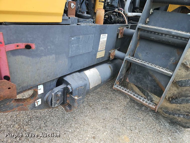 image for item EO7488 1996 Caterpillar Challenger 75C tractor