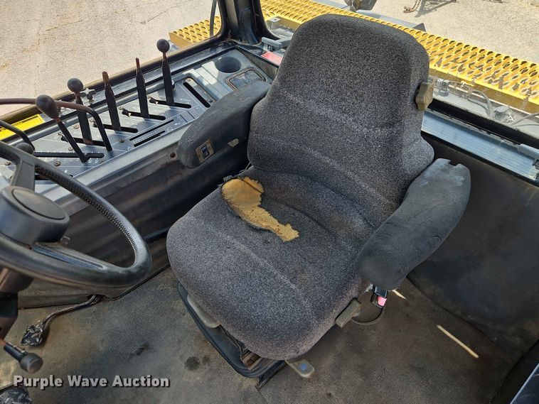 image for item EO7488 1996 Caterpillar Challenger 75C tractor