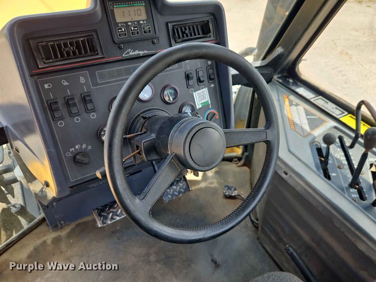 image for item EO7488 1996 Caterpillar Challenger 75C tractor
