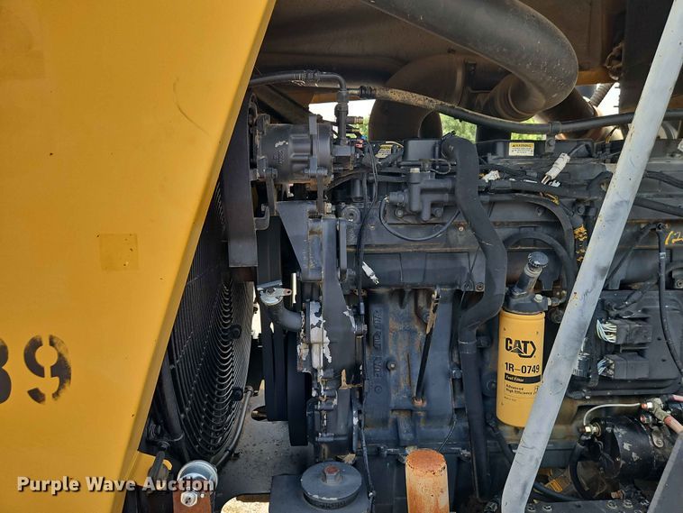 image for item EO7488 1996 Caterpillar Challenger 75C tractor