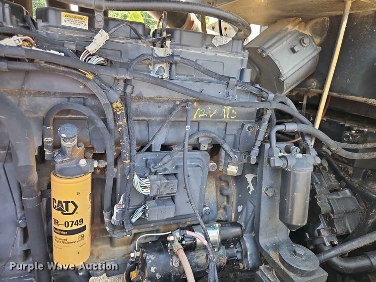 image for item EO7488 1996 Caterpillar Challenger 75C tractor