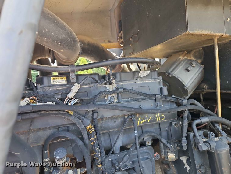 image for item EO7488 1996 Caterpillar Challenger 75C tractor