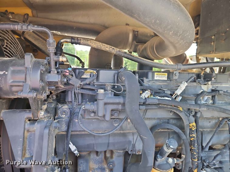 image for item EO7488 1996 Caterpillar Challenger 75C tractor