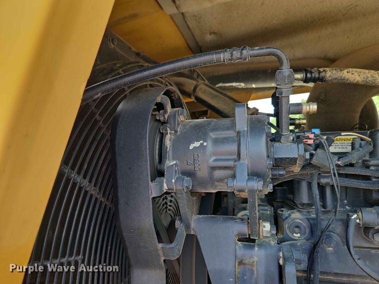 image for item EO7488 1996 Caterpillar Challenger 75C tractor