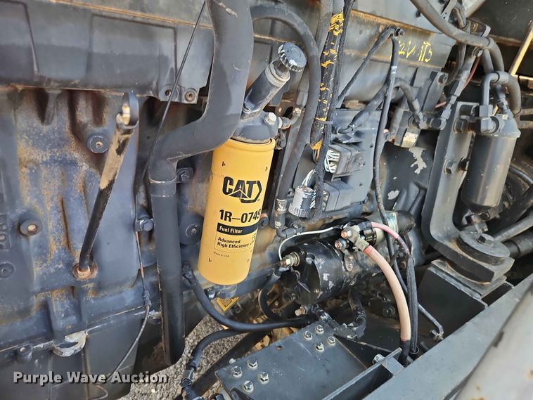 image for item EO7488 1996 Caterpillar Challenger 75C tractor
